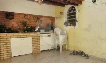 Imagem 2: Sobrado na região do Horto Florestal