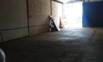 Imagem 2: Galpão/Depósito/Armazém para aluguel tem 180 metros quadrados