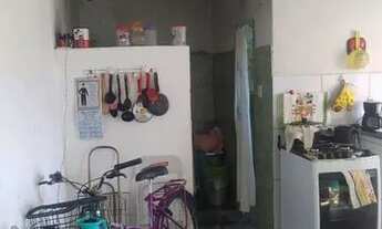 Imagem 3: Casa de 2 Andares com Suíte, Quintal e Proximidade ao Bangu Shopping