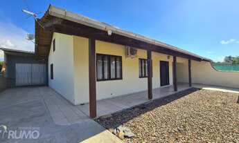 Imagem 2: Casa de 162.66m² com 3 dormitórios e galpão industrial de 69,62m² edificados em terreno de