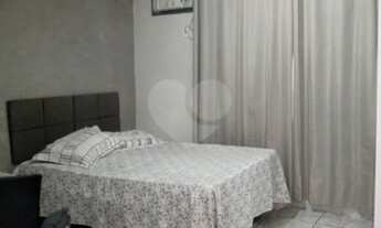 Imagem 4: Casa espaçosa com terraço em rua sem saída