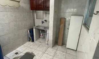 Imagem 6: Casa duplex de dois quartos: churrasqueira, sofá, armários. Comércio, academias, escolas