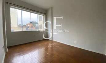 Imagem 3: Andaraí - Rua Silva Teles - Apartamento desocupado, quarto e sala, dependência - Próximo a