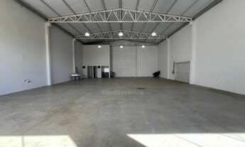 Imagem 4: Barracão para alugar na Região Central de Londrina com 2 banheiros