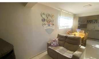 Imagem 6: Casa Ampla de Dois Andares com Quintal e Lareira Ideal para Sua Família