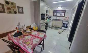 Imagem 5: Sobrado para venda possui 92 metros quadrados com 2 quartos em Martim de Sá - Caraguatatub