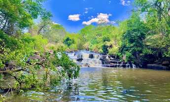 Imagem: Sítio com belíssima Cachoeira