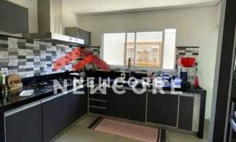 Imagem: Casa de condomínio em Avenida Comendador