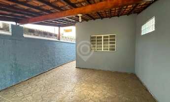 Imagem 4: Casa de rua : / Residencial / Jardim Palladino