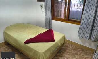 Imagem 7: Casa com 2 vagas de garagem para carros pequenos