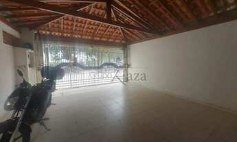 Imagem 2: Oportunidade - Casa Sobrado - Jardim Oriente - 3 Dormitórios - 186m²
