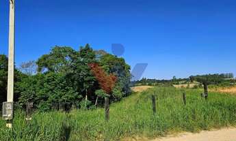 Imagem 4: Refúgio de 4.397 m em Contenda Terreno com Vista e Natureza