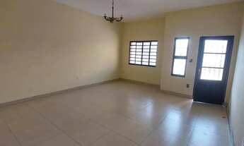 Imagem 3: Apartamento térreo com garagem no centro de Lorena para Locação