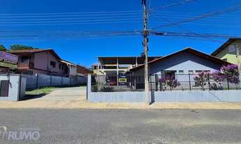 Imagem: Ampla casa de alvenaria com ponto comercial