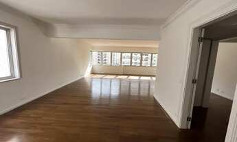 Imagem 4: Apartamento para aluguel e venda possui 246 metros quadrados com 3 quartos