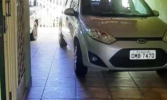 Imagem 3: VENDO CASA COM DEPENDÊNCIA NO FUNDO