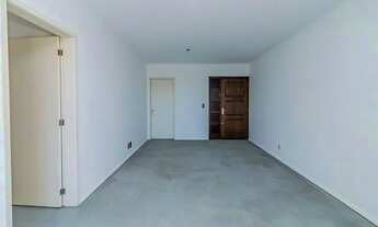 Imagem 4: Apartamento com 3 Dormitorio(s) localizado(a) no bairro Três Figueiras em Porto Alegre