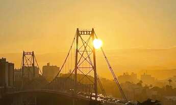 Imagem: Apartamento em frente às pontes, com o