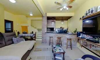 Imagem 2: Casa à venda com 3 dormitórios, 1 suíte e espaço gourmet em terreno alto