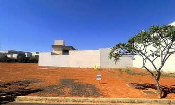 Imagem 5: BlackFriday Terreno Condomínio Raros na rua principal