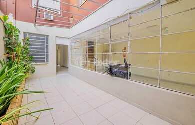 Imagem 4: Imóvel para venda tem 381 metros quadrados com 8 quartos em Santana - Porto Alegre - RS