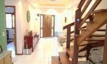 Imagem 7: Casa em Porto Alegre, no bairro Nonoai, com 6 dormitório(s), e 6 banheiros, à ve