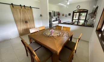 Imagem 3: Casa de condomínio térrea para venda possui 315 metros quadrados com 5 quartos