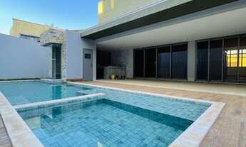 Imagem 3: Sobrado luxuoso em Condomínio Alphaville Araguaia sendo 07 quartos e 04 suítes