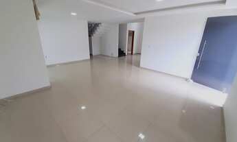 Imagem 4: Casa de condomínio para venda tem 420 metros quadrados com 5 quartos em Petrópolis - Macei