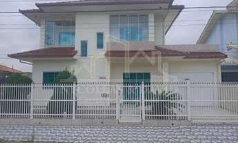 Imagem 2: Casa para Venda em Florianópolis, Carianos, 3 dormitórios, 1 suíte, 3 banheiros, 2 vagas