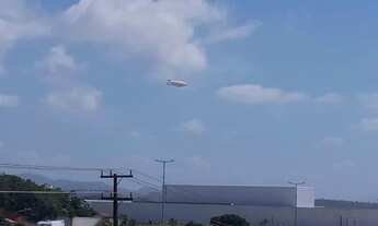 Imagem 3: Sobrado com sala comercial em " Barra Velha"