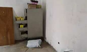 Imagem 6: OPORTUNIDADE -133 m² - Casa em reforma inacabada , 3 dorm, sem vaga, sala, coz, quintal 2