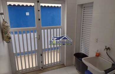 Imagem 5: Linda casa com 4 dormitórios sendo 4 suítes, piscina, no bairro Canto do Forte, confira!