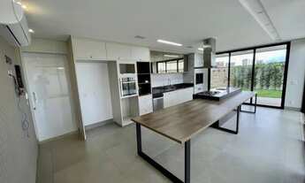 Imagem 3: Casa Alto Padrão a venda no Condomínio Alphaville 02, com Armários Planejados