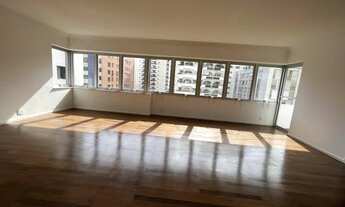 Imagem 5: Apartamento para aluguel e venda possui 246 metros quadrados com 3 quartos