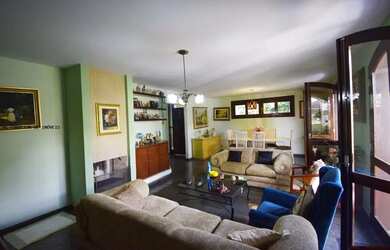 Imagem 6: Casa para Venda em Curitiba, Centro Cívico, 4 dormitórios, 1 suíte, 5 banheiros, 4 vagas