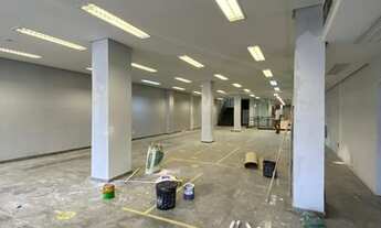 Imagem 6: Prédio/Edifício inteiro para aluguel possui 740 metros quadrados com 4 quartos