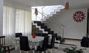 Imagem 5: Casa de condomínio para aluguel possui 245 metros quadrados com 4 quartos