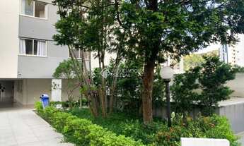 Imagem 2: Imóvel para venda possui 48 metros quadrados com 2 quartos em Centro - Florianópolis - SC