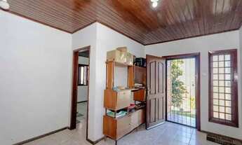 Imagem 4: Casa à venda com 3 dormitórios, 1 suíte e espaço gourmet em terreno alto