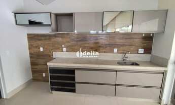 Imagem 8: Casa residencial com 3 suites disponível para locação no bairro Jardim Karaíba em Uberlând