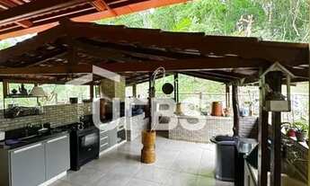 Imagem 4: Descubra o refúgio perfeito para os amantes da natureza: um sítio encantador com mais de 1