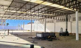Imagem 2: Galpão/Depósito/Armazém para aluguel e venda possui 2400 metros quadrados
