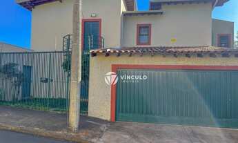 Imagem 2: Casa com 3 dormitórios para alugar, 277 m² por R$ 2.800,00/mês - Quinta Boa Esperança - Ub