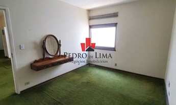 Imagem 7: Sobrado amplo, com 3 dormitórios, 1 suíte, 10 vagas, sendo 3 cobertas e 240 m² construídos