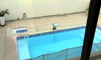 Imagem 3: Sobrado com Piscina em Condomínio Fechado Portal do Sol