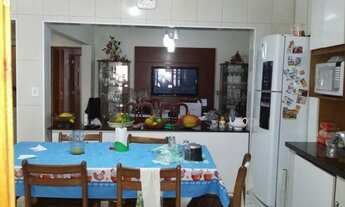 Imagem 4: Lindo Sobrado com Cômodos Amplos