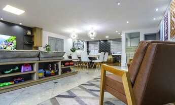 Imagem 6: Maravilhoso sobrado, sala p 4 ambientes, cozinha grande c armários, integrada churrasqueir