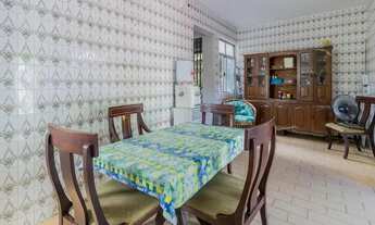 Imagem 5: VENDO CASA MUITO ESPAÇOSA 5/4 sendo 4 suítes garagem e quintal amplo na cidade velha perto