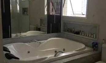 Imagem 6: ADRIANOPOLIS. CONDOMÍNIO BARÃO DA VILLA. Alugo Apto com 245m2, 4 suites. Mobiliado